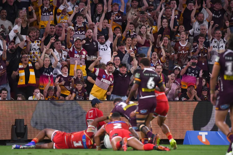 Brisbane Broncos fans