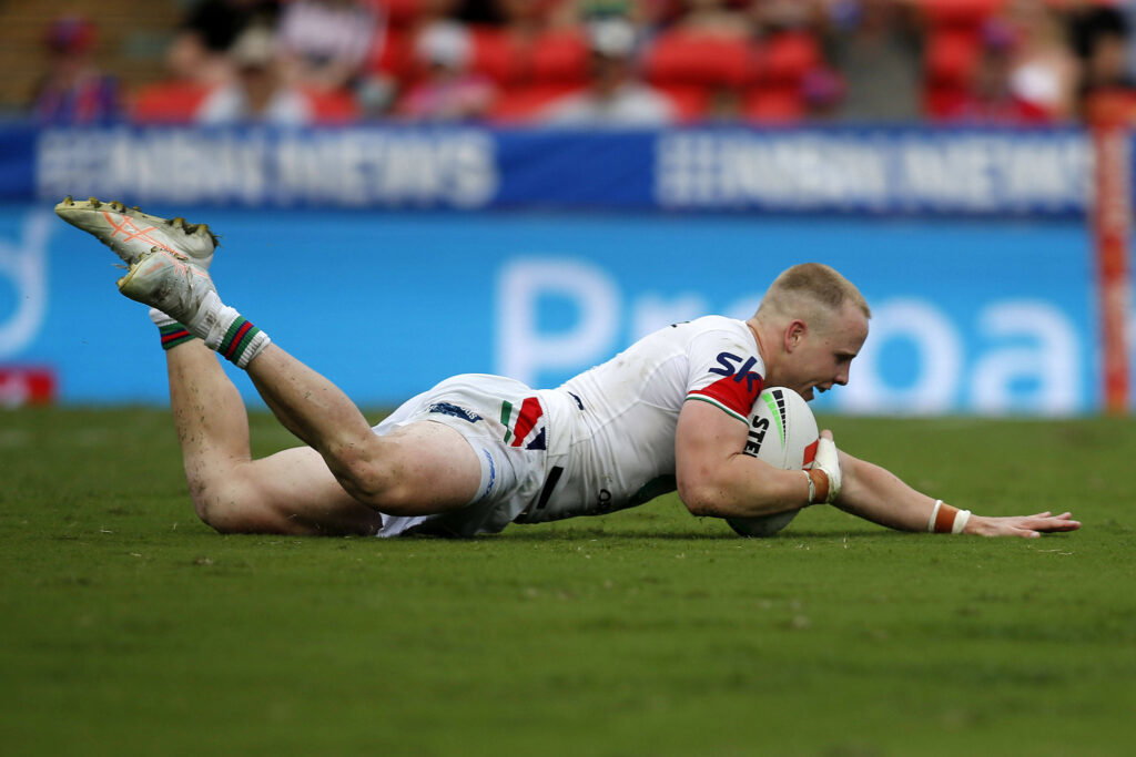 Luke Hanson scoring on his NRL debut for the Warriors against Newcastle