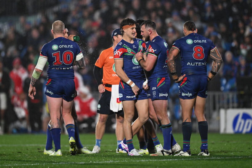 Sam Healey and Kurt Capewell during the NRL Round 20 match between the New Zealand Warriors and the St. George Illawarra Dragons.
